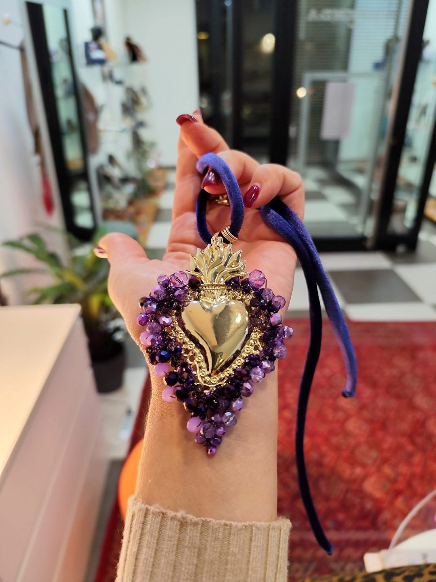 Cuore sacro dorato e viola