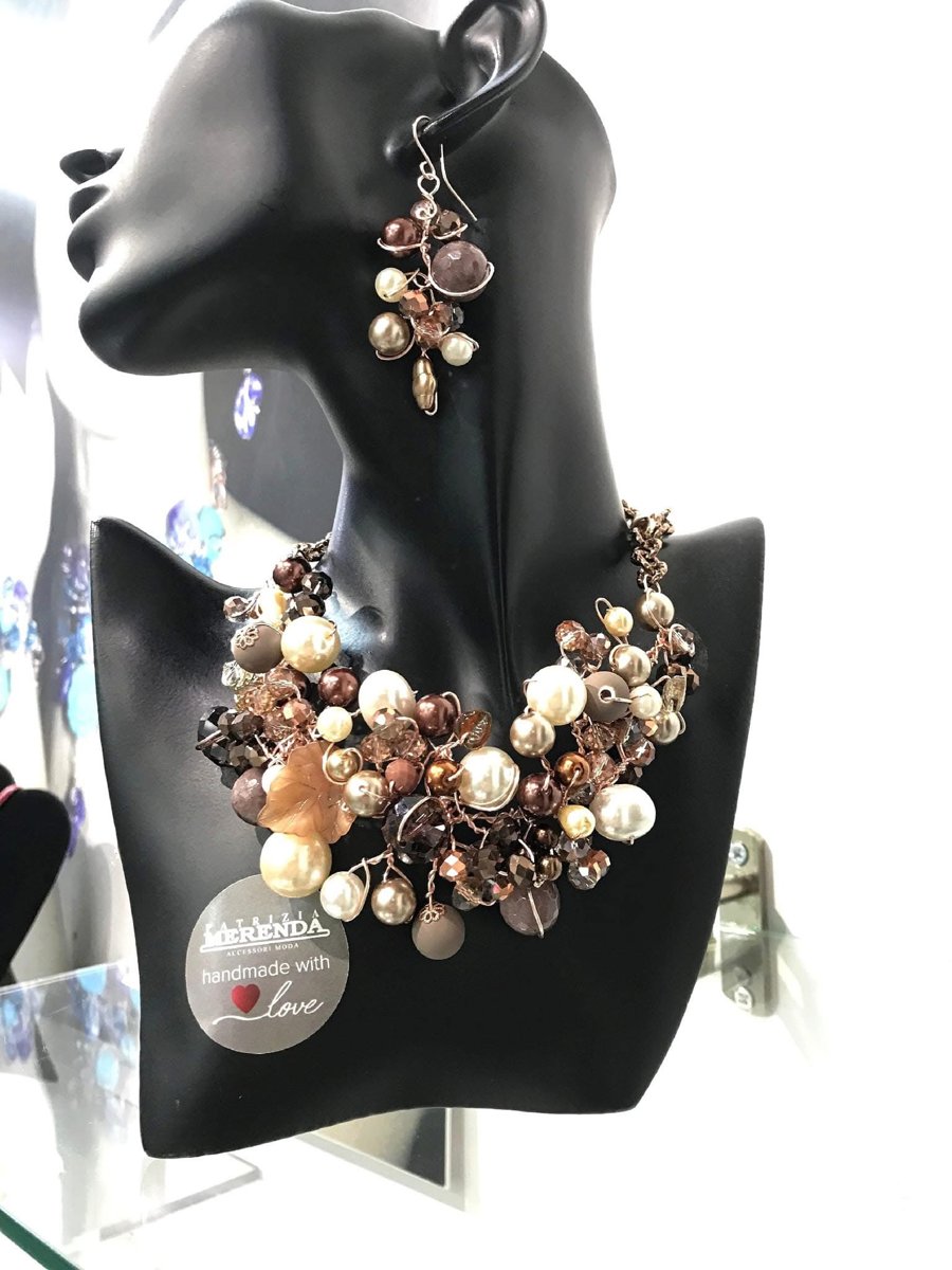 Parure toni del marrone