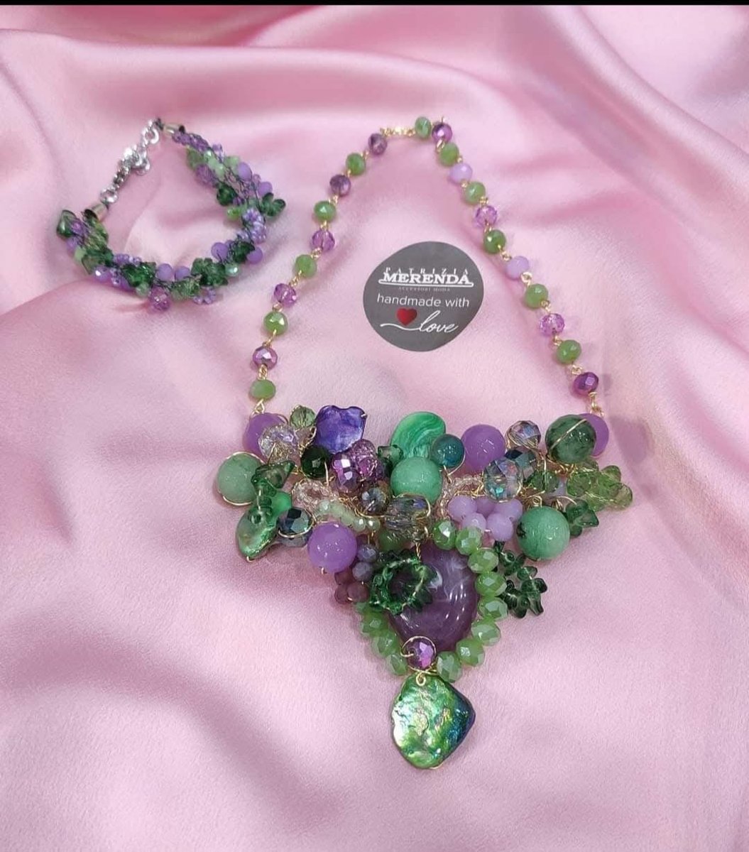 Parure viola e verde