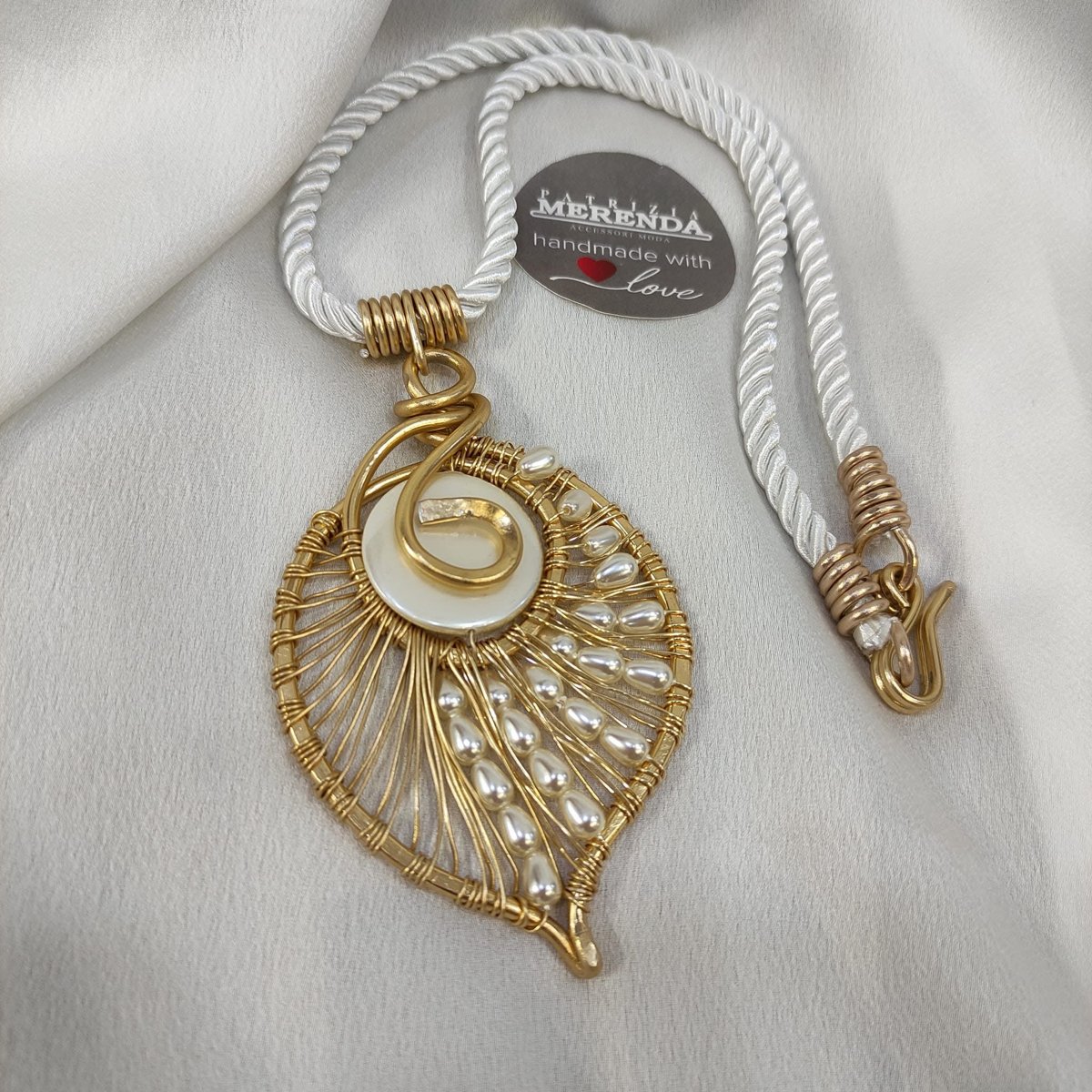Collana pendente goccia