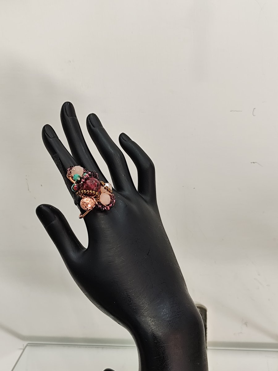 Anello con pietra dura e microperline