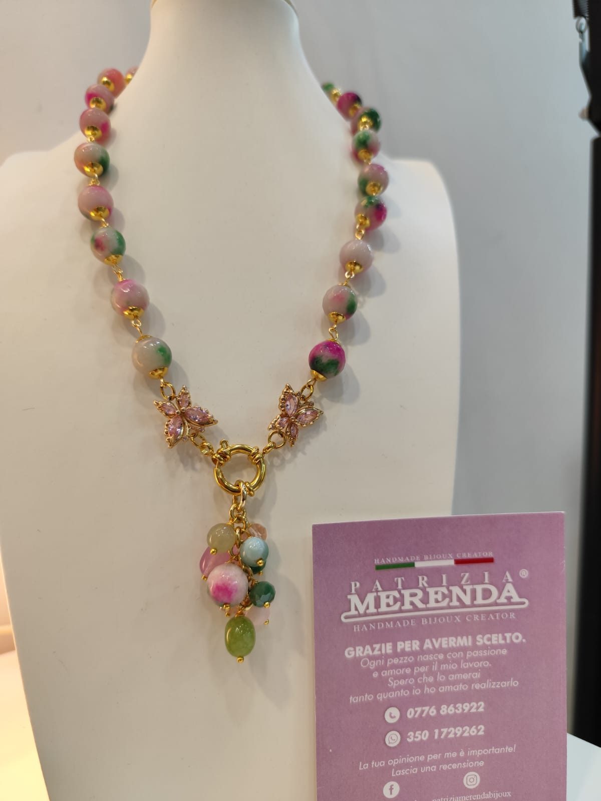 Collana con pietre dure e farfalline